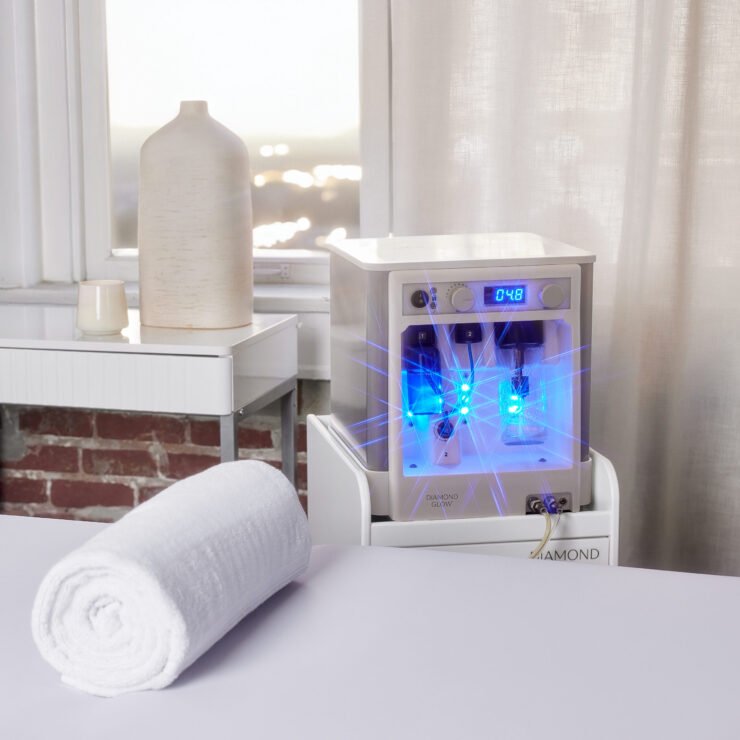 The Summer Glow Protocol: DiamondGlow Plus Red Light