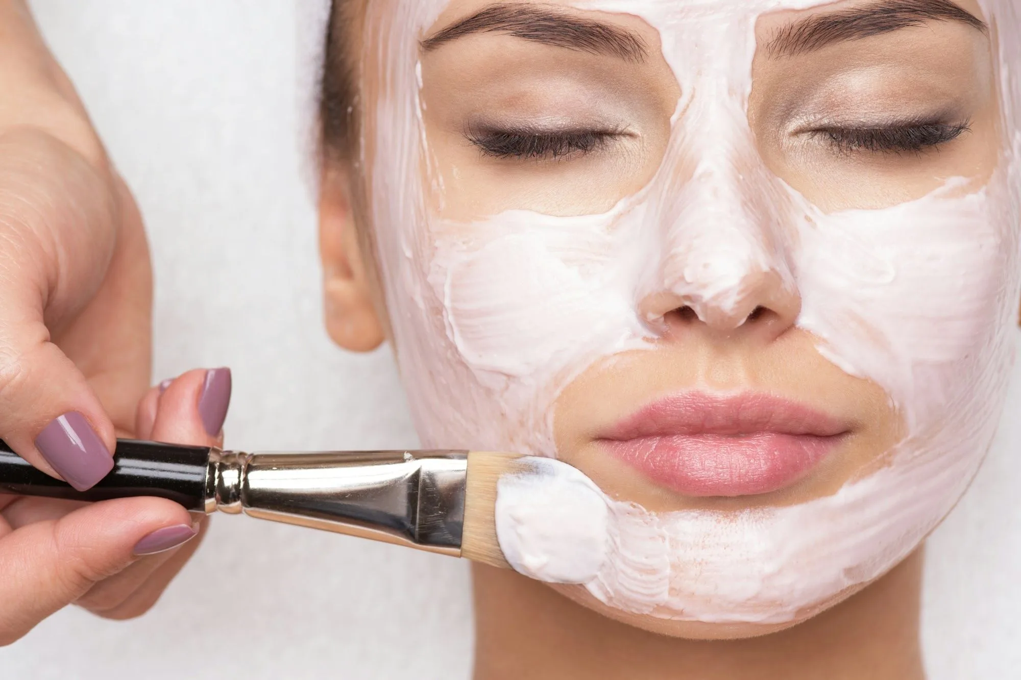 Facials in Phoenix: How to Choose the Right One for Desert Skin